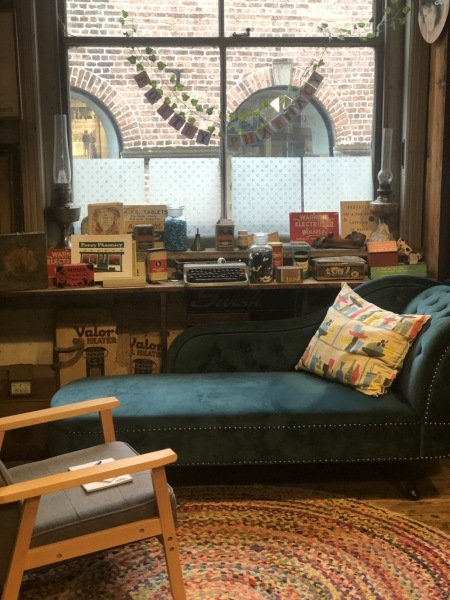 The-Poetry-Pharmacy-consulting-room-with-turquoise-chaise-longue